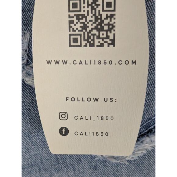 Cali 1850 LA Sz 9 lightwash jeans heart design NWT Waist to 30" Hips 41"wide leg - Picture 4 of 7